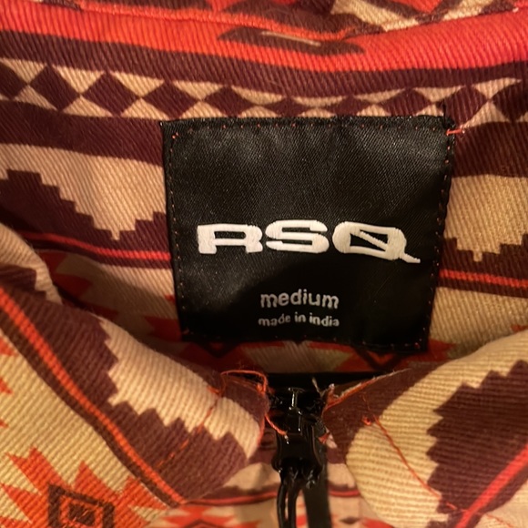 Long sleeve collared half zip up - Picture 2 of 5